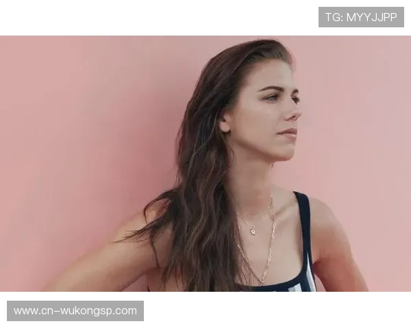 亚历克斯·摩根居然这么会买包，球场那股猛劲儿完全藏着点少女心嘛