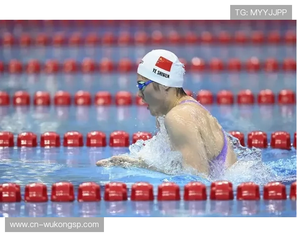 叶诗文家里到底是什么豪门，连她喝的水都带着锆石…