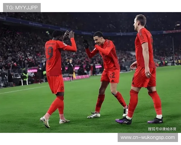 拜仁慕尼黑关键战崩盘，表面强势难掩防守漏洞与稳定性承压